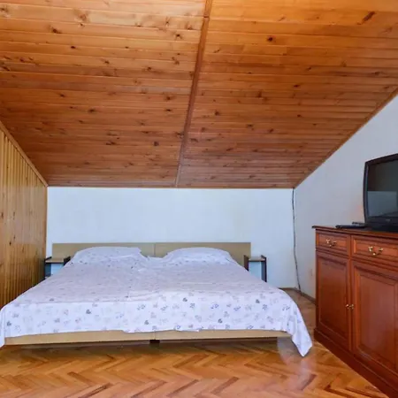 - Istrien 11401 Apartman *