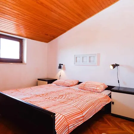 - Istrien 11401 Pješčana Uvala